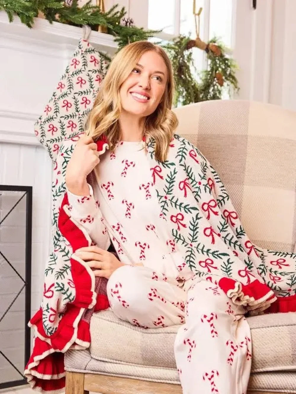 Mary Square Holiday Trellis Throw Blanket